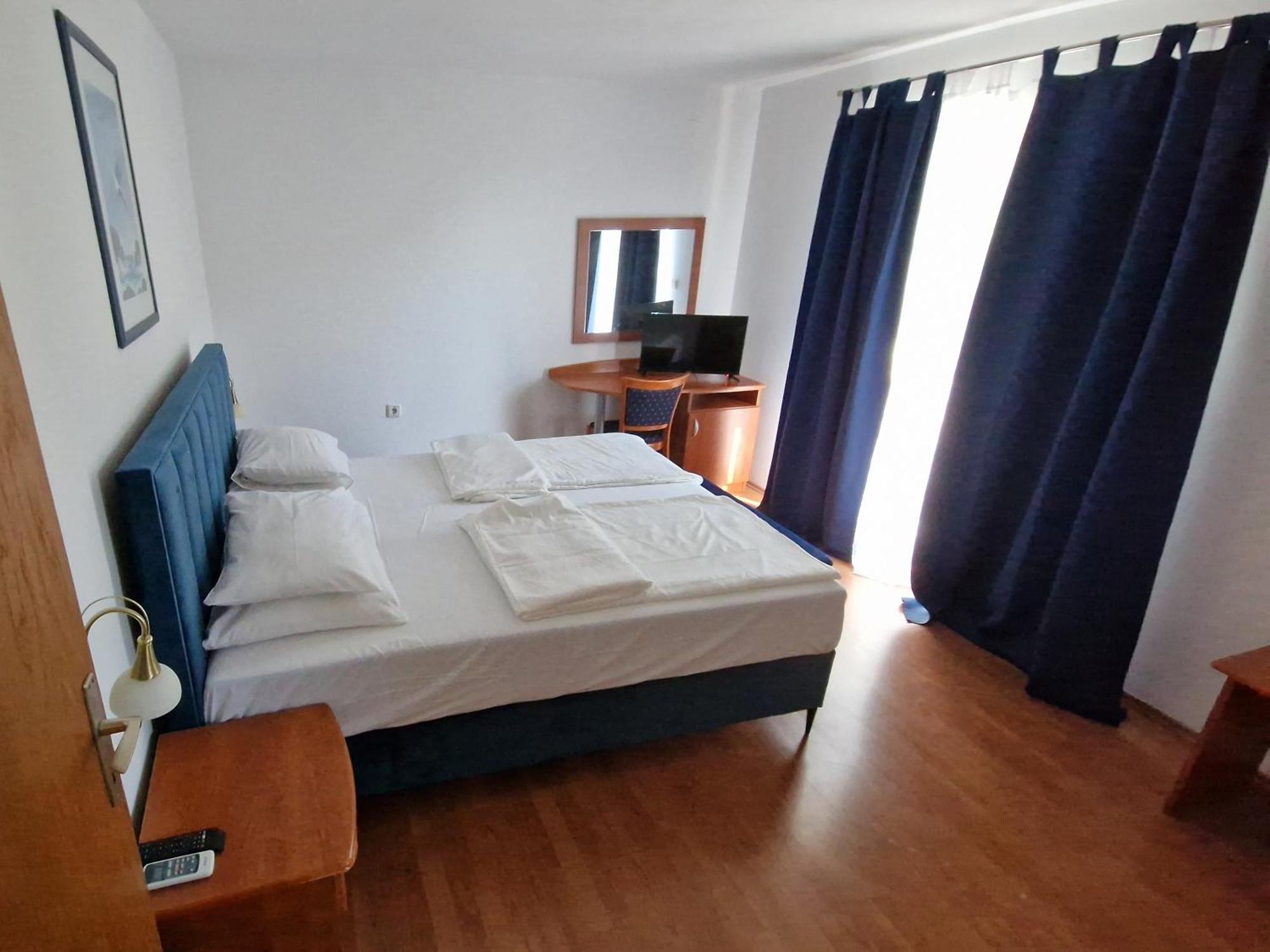 Hotel Pansion Marco Polo Petrcane Esterno foto